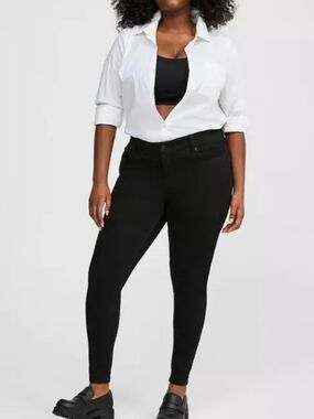 Black Bombshell Skinny Jeans